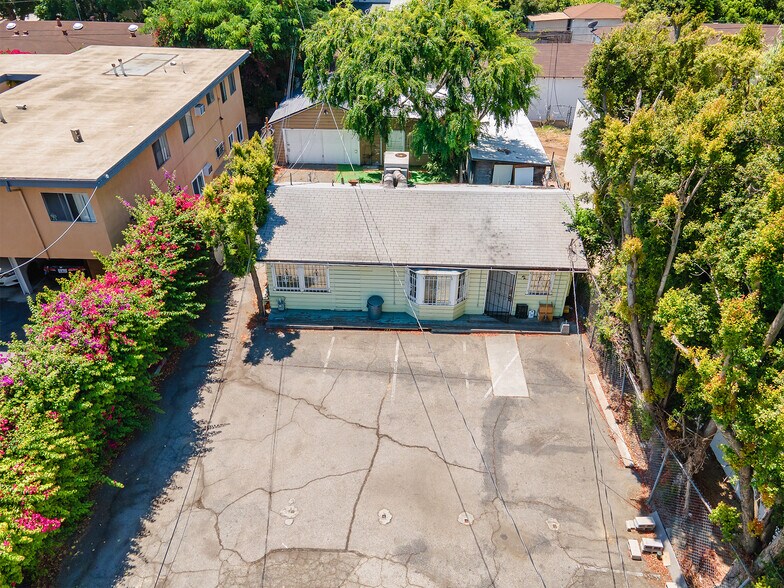 More Photos Of 10746 Magnolia Blvd, North Hollywood Medical For Sale