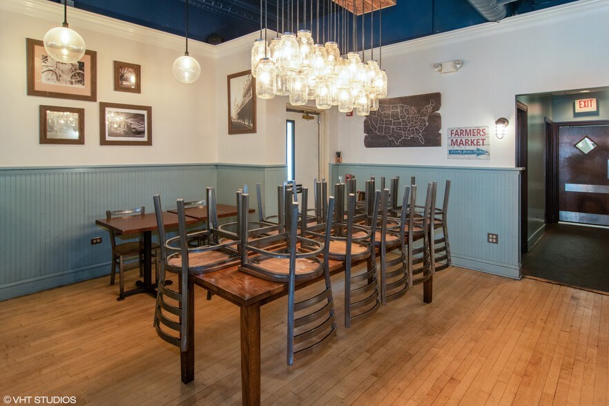 More Photos Of 30 S La Grange Rd, La Grange Restaurant For Sale