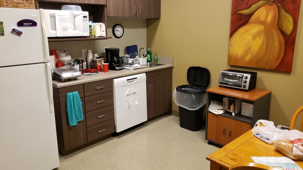 More Photos Of 400-444 Clinchfield St, Kingsport Medical For Sale