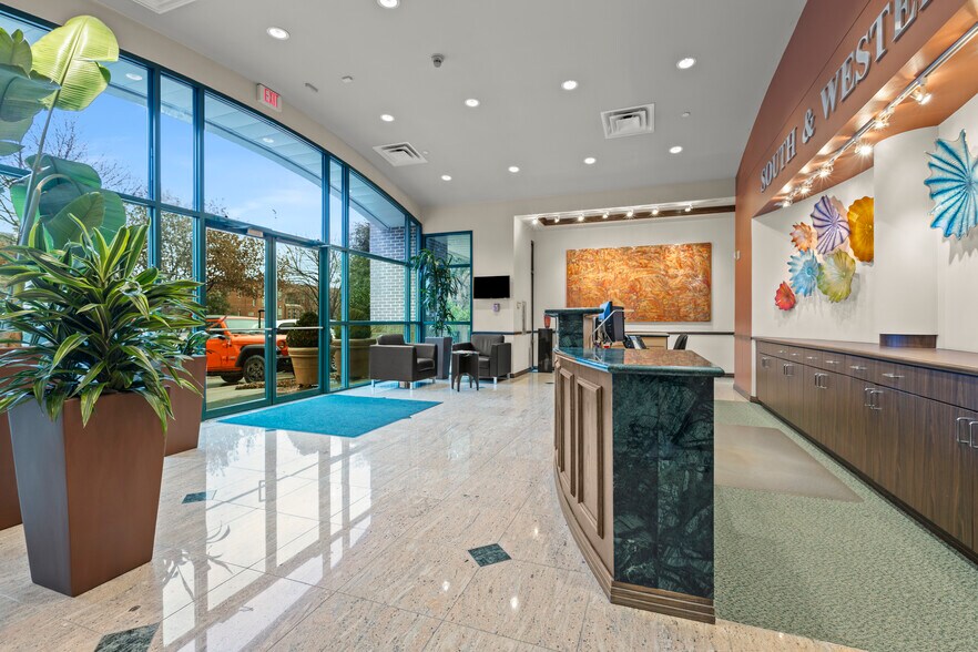 More Photos Of 4850 Airport Pkwy, Addison Loft Creative Space For Sale