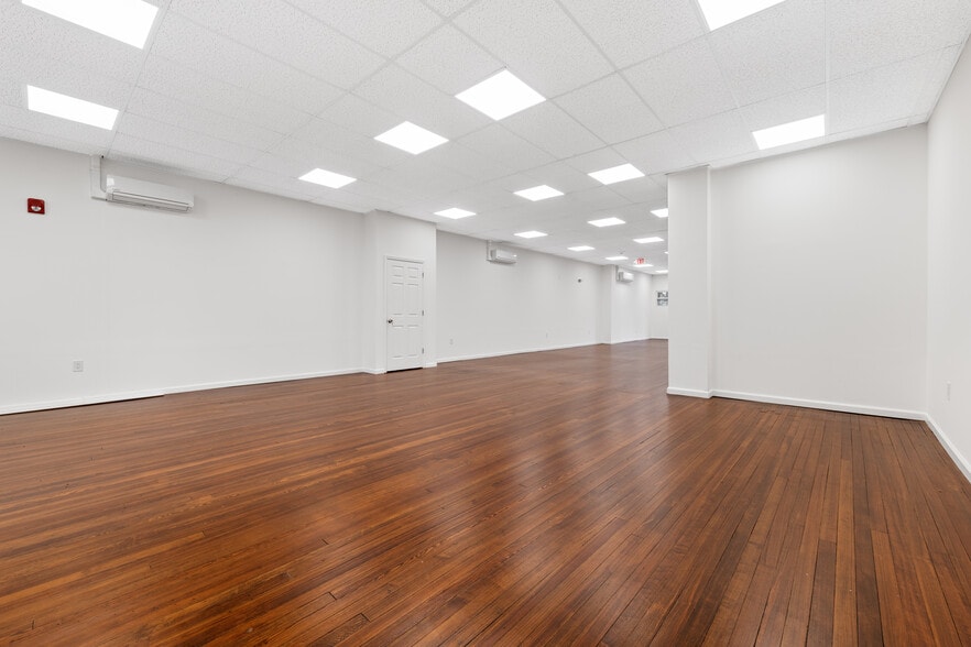 More Photos Of 48 Commerce St, Newark Office For Lease