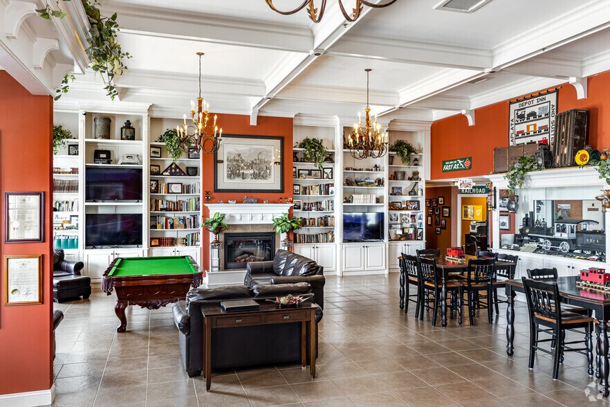 More Photos Of 1245 N Brown St, La Plata Hotel For Sale