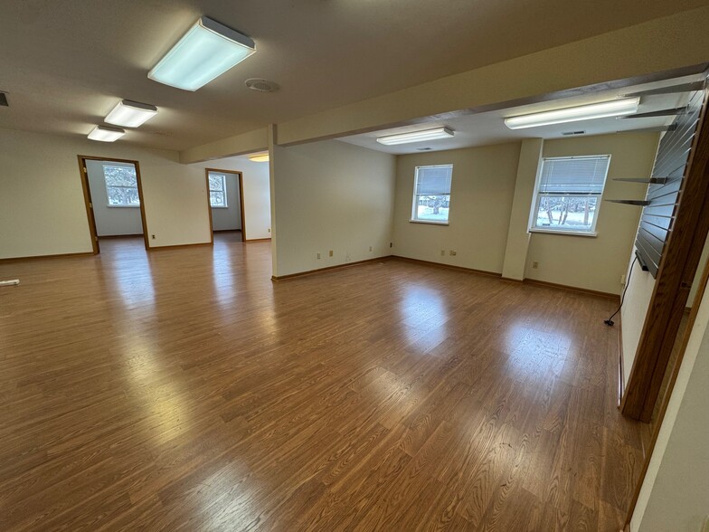 More Photos Of 1606 Commerce Dr, Sun Prairie Flex For Lease