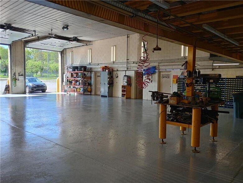 More Photos Of 4881 Pittsburgh Rd, Harrisville Flex For Sale