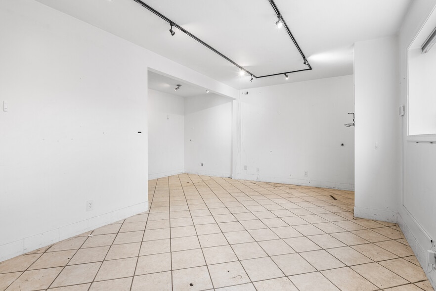 More Photos Of 1033 Avenue D, Snohomish Storefront For Lease