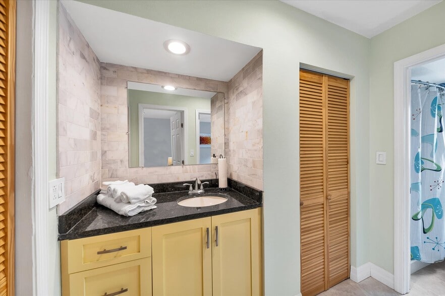 More Photos Of 1236 13th St, Sarasota Apartments For Sale