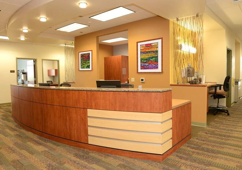 More Photos Of 450 Coronado Dr, Rochelle Medical For Sale