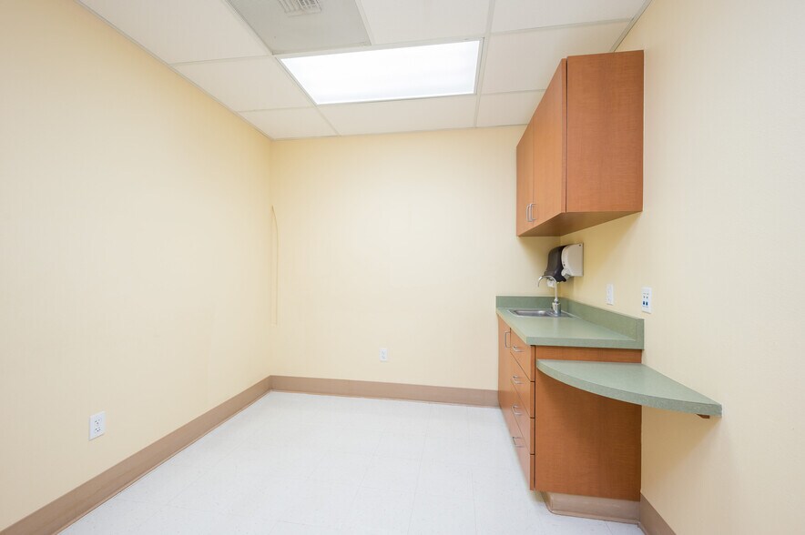 More Photos Of 325 Posada Ln, Templeton Healthcare For Lease