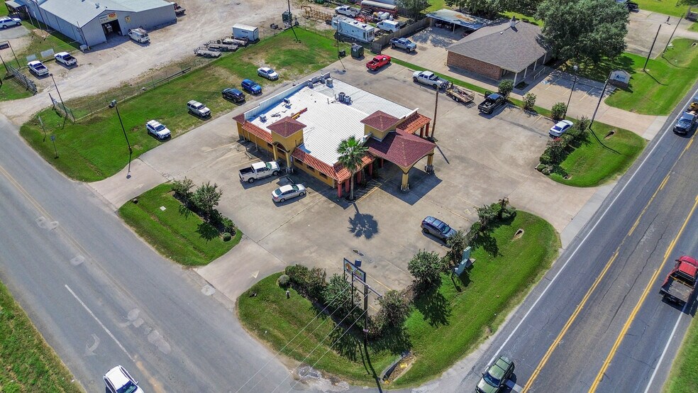 More Photos Of 901 W Clayton St, Dayton Restaurant For Sale