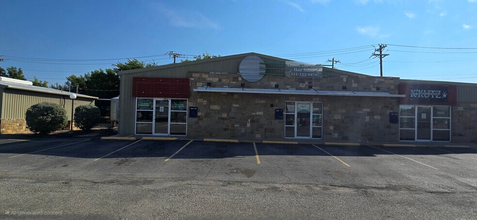 More Photos Of 206 Kings Plz, Granbury Freestanding For Sale