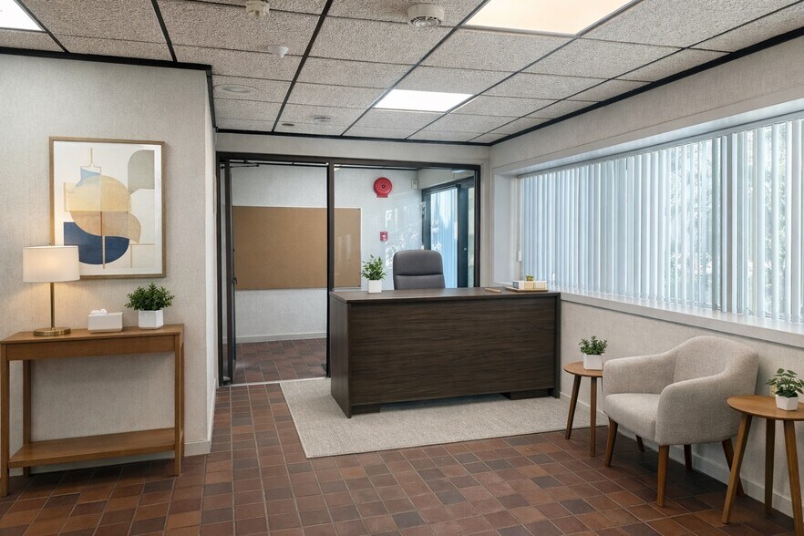 More Photos Of 446 Edwards Ave, Calverton Flex For Lease