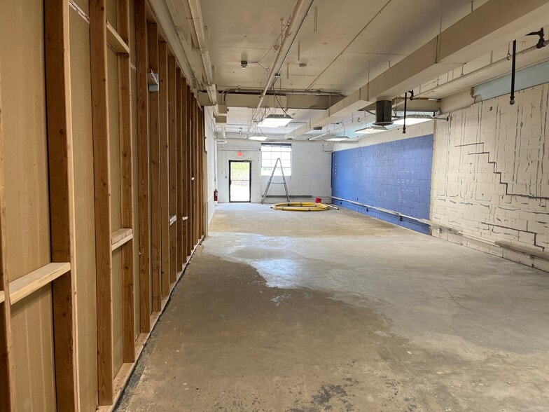 More Photos Of 25 Perry Ave, Norwalk Warehouse For Lease