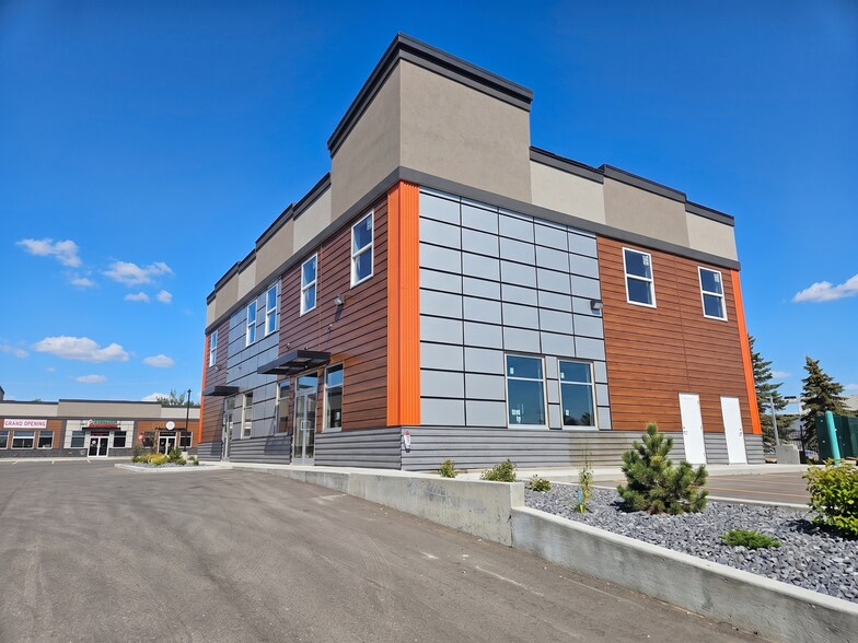 More Photos Of 6217 48A Av, Camrose Storefront Retail Office For Lease