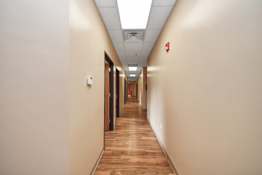 More Photos Of 3521 Town Center Blvd, Sugar Land Medical For Lease