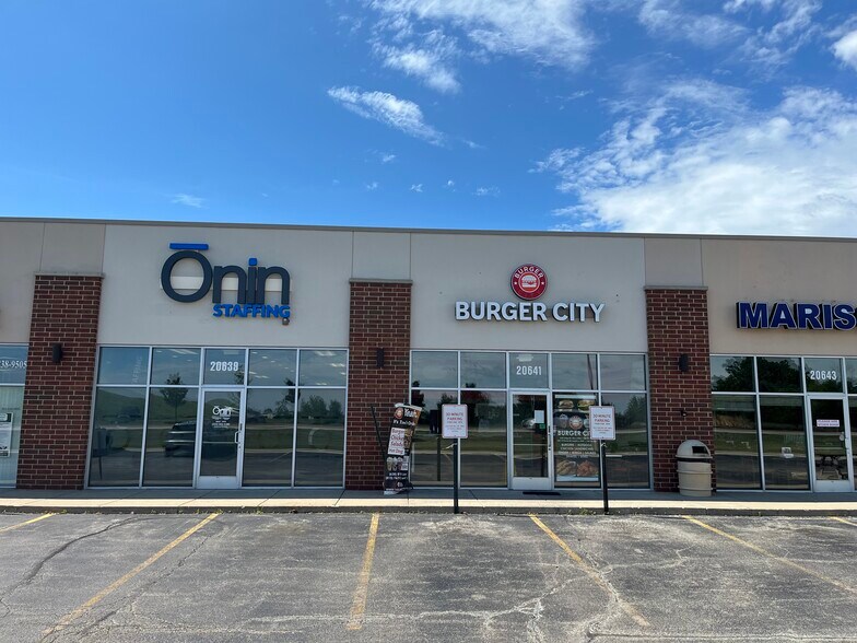 More Photos Of 20641 W Renwick Rd, Crest Hill General Retail For Lease