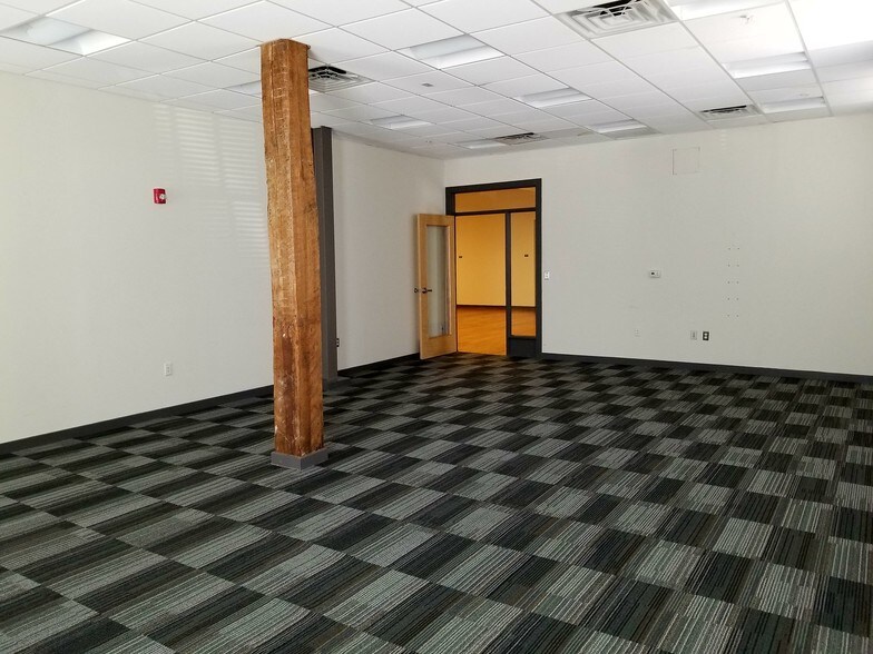 More Photos Of 325 Brown St, Petersburg Apartments For Lease