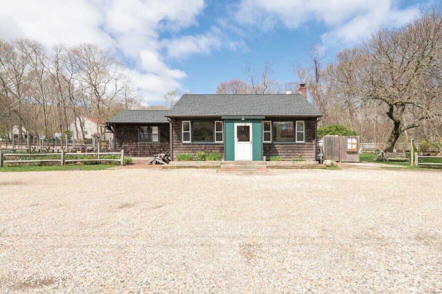 More Photos Of 1615 Bridgehampton, Sag Harbor Restaurant For Sale
