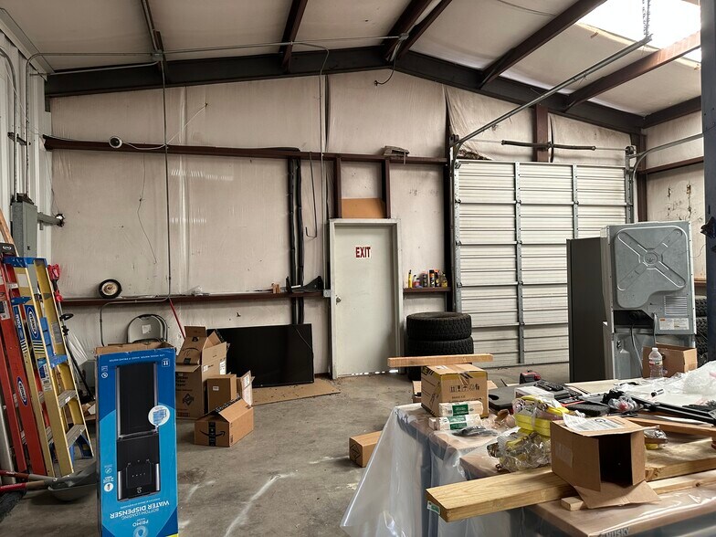 More Photos Of 1705 N Main St, Cleburne Auto Dealership For Sale