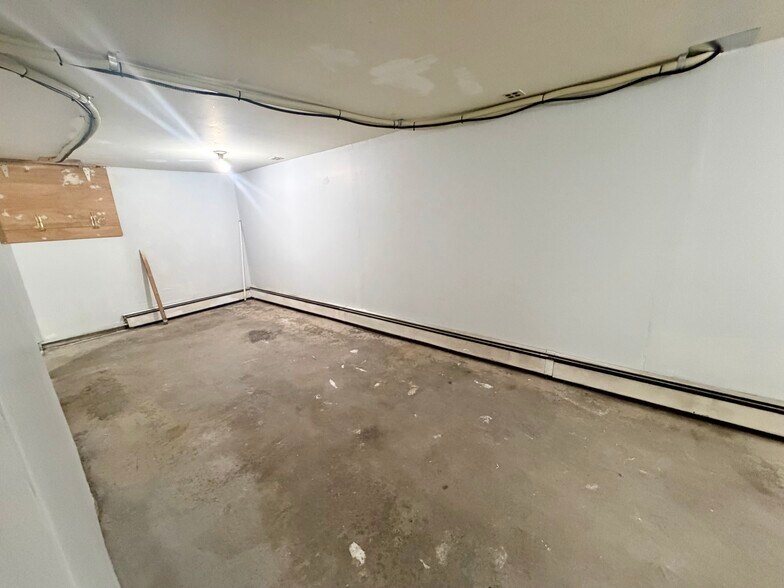 More Photos Of 11 Park Pl, Verona Flex For Lease