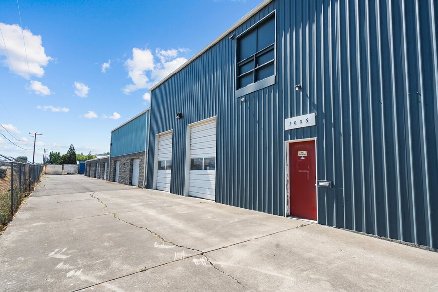 More Photos Of 1006 S Pacific Hwy, Talent Self Storage For Sale