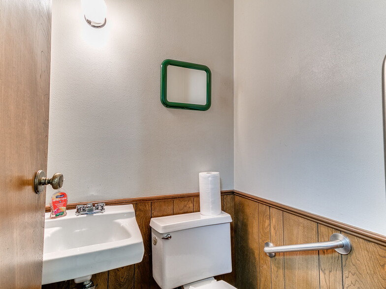 More Photos Of 6700 S Western Ave, Oklahoma City Office For Sale