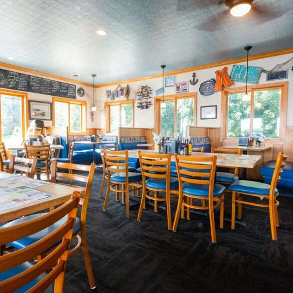 More Photos Of 406 9th St NE, Waseca Restaurant For Sale