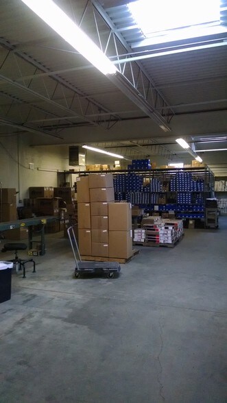 More Photos Of 27 Meadow St, Warwick Warehouse For Sale