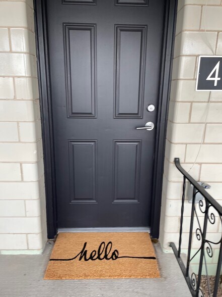 More Photos Of 105 8th Ave, Greeley Hotel For Sale