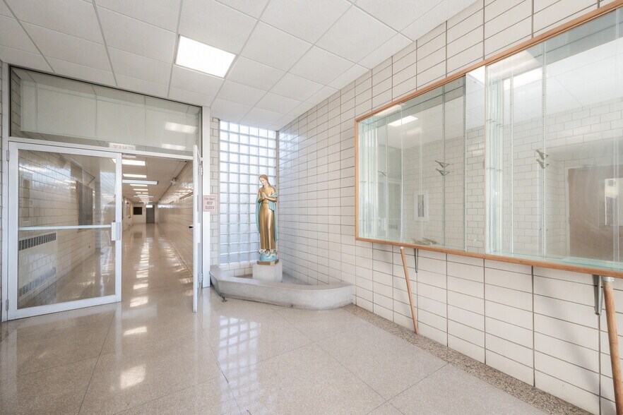 More Photos Of 200 S Oak Park Ave, Oak Park Schools For Sale