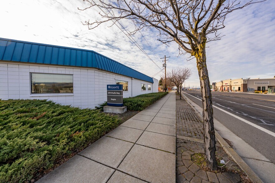 More Photos Of 209 N Pacific Hwy, Talent General Retail For Sale