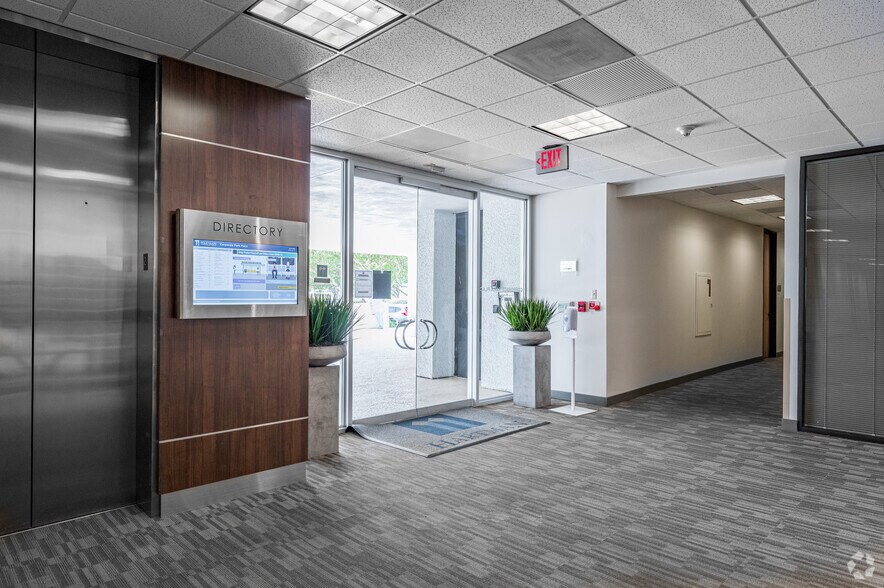 More Photos Of 1333 Corporate Dr, Irving Loft Creative Space For Lease