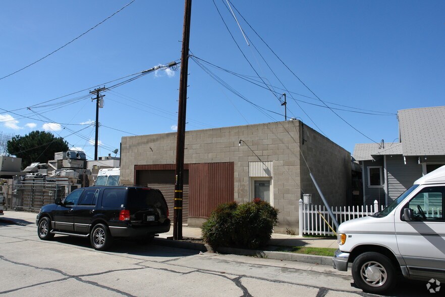 More Photos Of 6735 Lindley Ave, Whittier Manufacturing For Sale