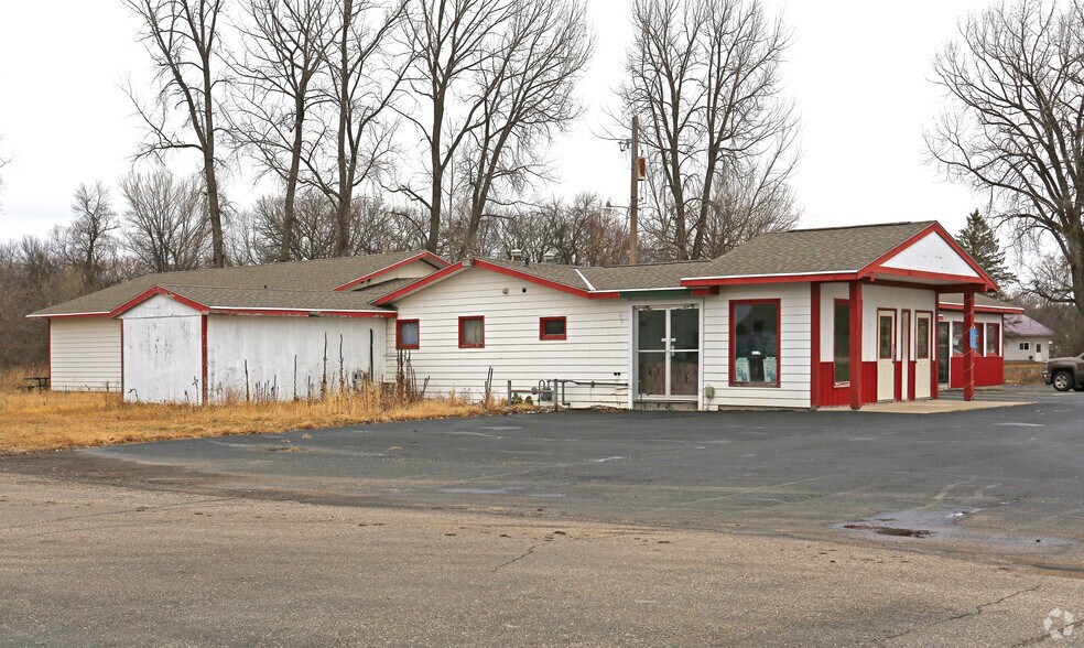 More Photos Of 701 W Highway 212, Montevideo Freestanding For Lease