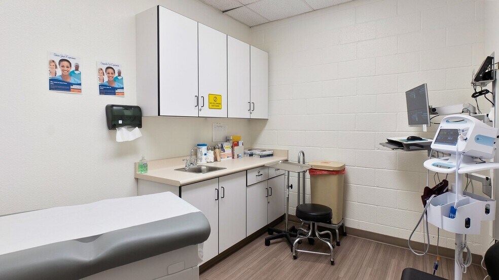 More Photos Of 3055 W Ramsey St, Banning Medical For Lease