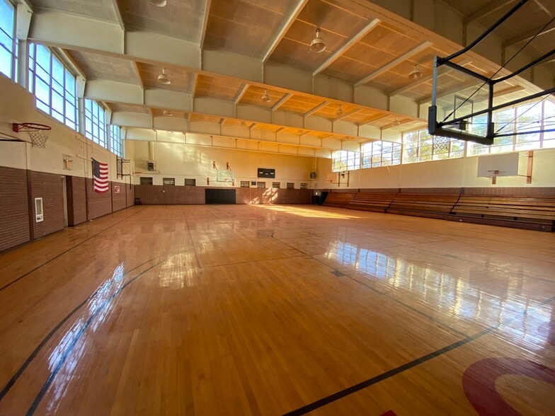 More Photos Of 302 Bibb St, Marion Schools For Sale