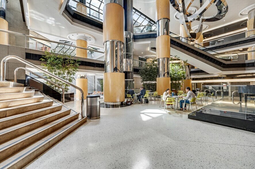 More Photos Of 805 Third Ave, New York Office For Lease