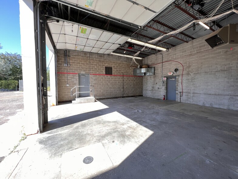 More Photos Of 4155 Old Sibley Memorial Hwy, Eagan Research And Development For Lease