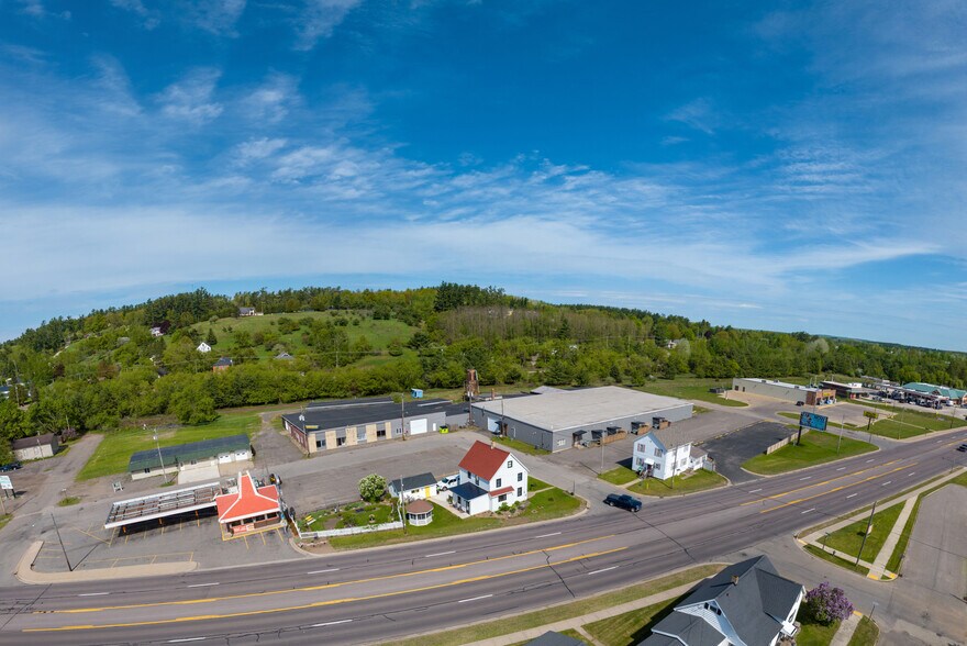 More Photos Of 106 E Smith St, Iron Mountain Distribution For Sale