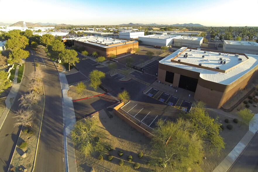 More Photos Of 2025 W Quail Ave, Phoenix Manufacturing For Lease