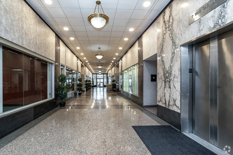 More Photos Of 10-22 E Main St, Rochester Office For Lease