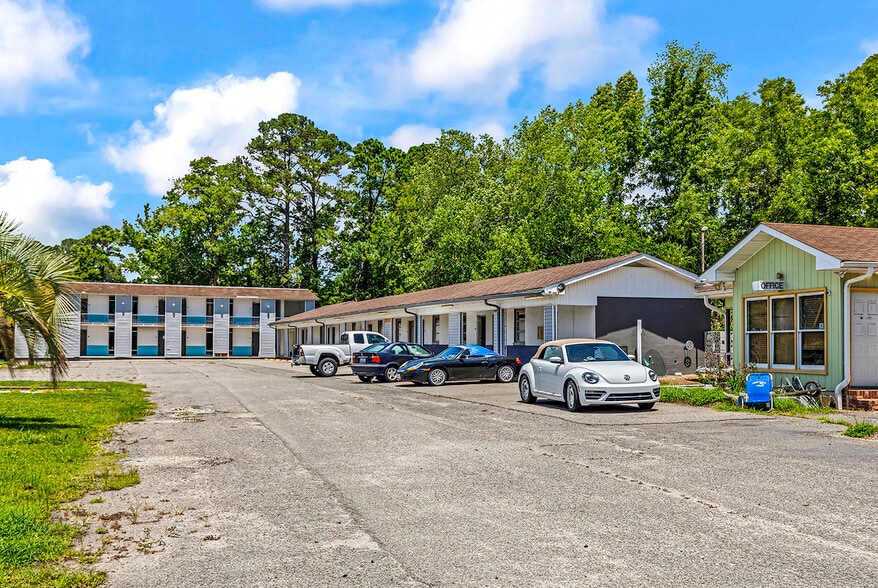 More Photos Of 1443 Hwy 17 N, Little River Hotel For Sale