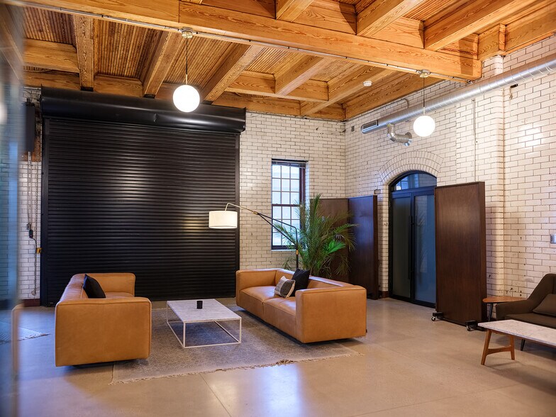 More Photos Of 1625 W Lafayette Blvd, Detroit Office For Lease