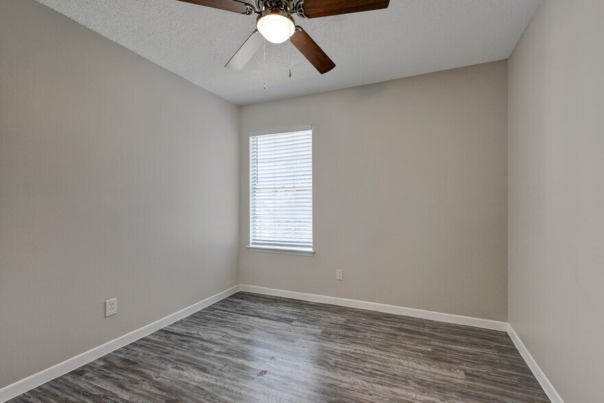 More Photos Of 737 W Mayfield Blvd, San Antonio Apartments For Sale