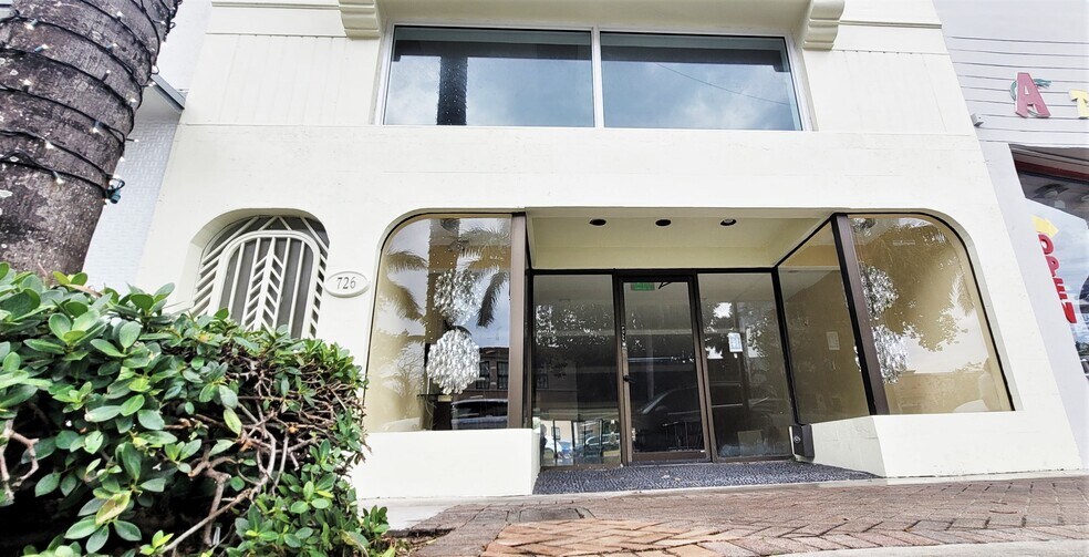 More Photos Of 726 Arthur Godfrey Rd, Miami Beach Restaurant For Lease