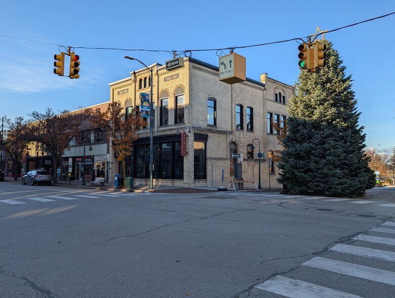 More Photos Of 161 E Front St, Traverse City Storefront Retail Residential For Lease