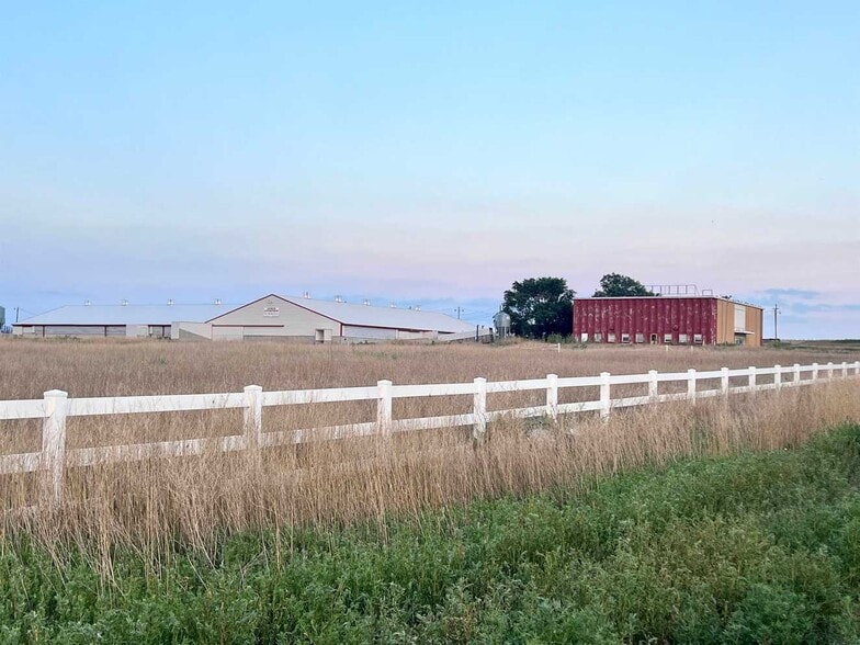 More Photos Of 3313 US 54, Guymon Manufacturing For Sale