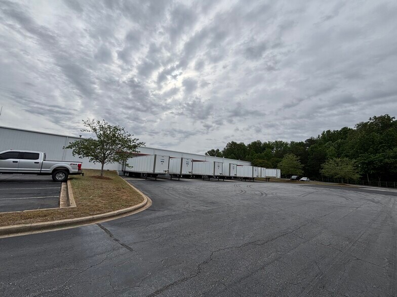 More Photos Of 6410 Augusta Rd, Greenville Distribution For Lease
