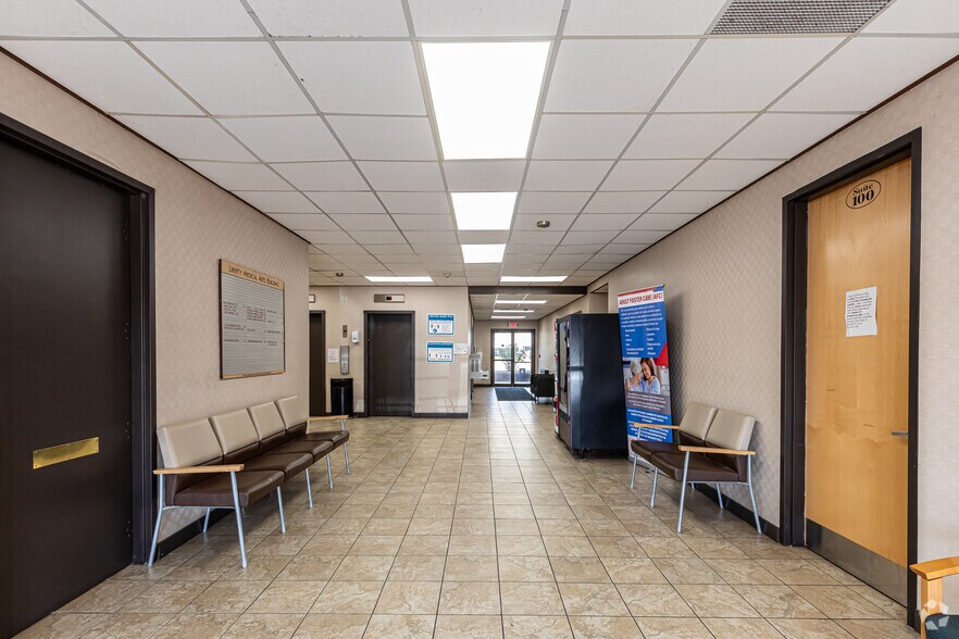 More Photos Of 125 Liberty St, Springfield Medical For Lease