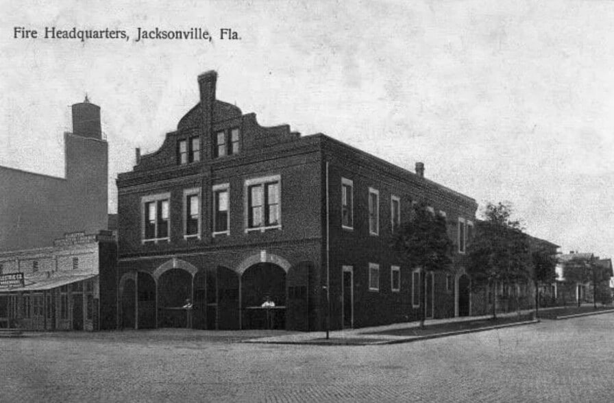 More Photos Of 39 E Adams St, Jacksonville Storefront Retail Residential For Lease