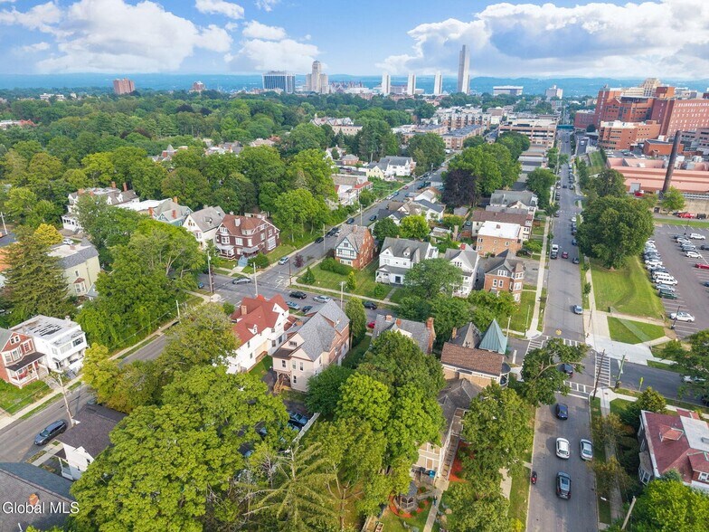 More Photos Of 113 S Lake Ave, Albany Apartments For Sale